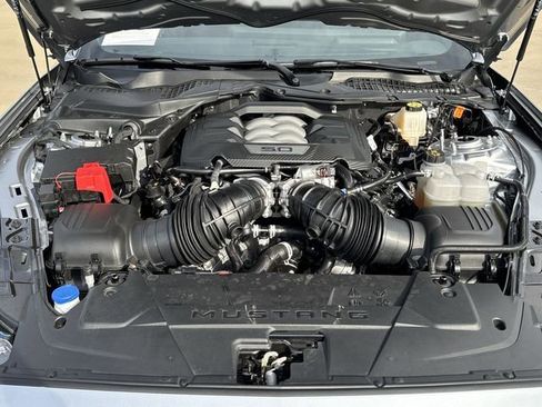 Used 2025 Ford Mustang GT Premium RWD image 28