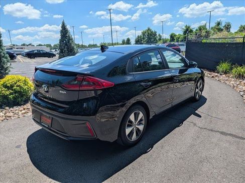 Used 2019 Hyundai Ioniq Plug-In Hybrid FWD image 5