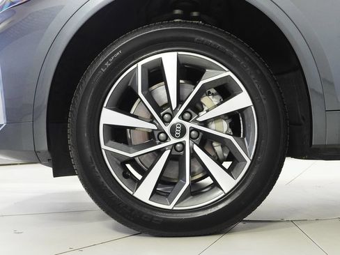 Used 2023 Audi Q5 2.0T Premium w/ Convenience Package AWD/4WD image 5