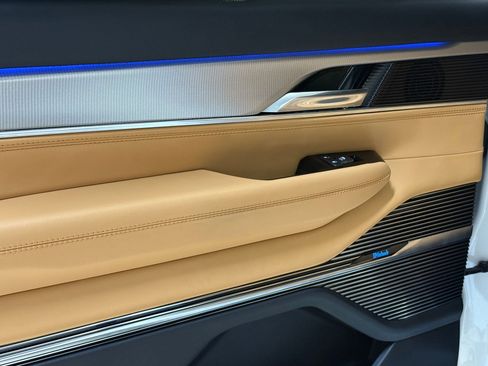 Used 2022 Jeep Grand Wagoneer Series III w/ Rear Seat Video Group 1 image 44