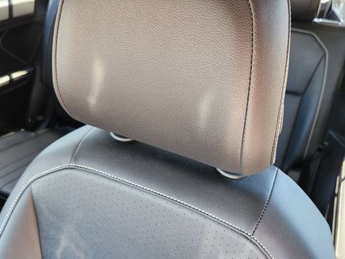 Used 2023 Volkswagen Tiguan SE FWD image 5