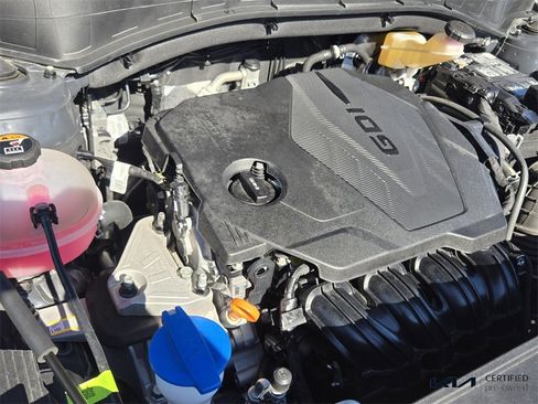 Used 2023 Kia Sorento LX image 19