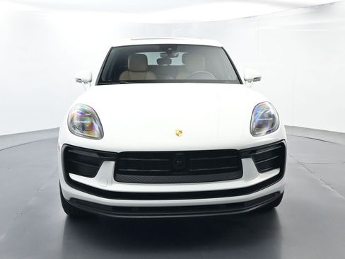 Certified 2023 Porsche Macan image 18
