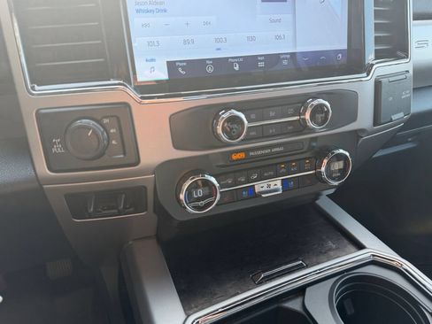 Used 2022 Ford F350 Lariat w/ Chrome Package AWD/4WD image 34