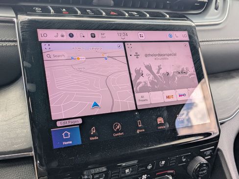 New 2025 Jeep Grand Cherokee Overland w/ Luxury Tech Group IV image 18