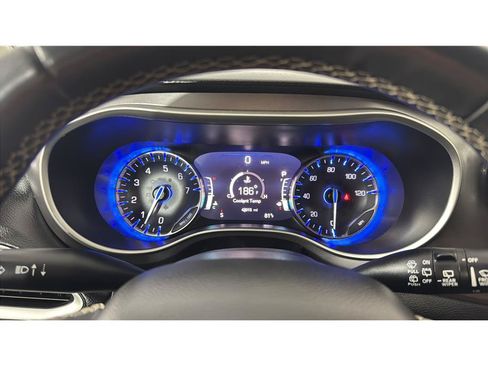 Used 2022 Chrysler Pacifica Touring-L FWD image 34
