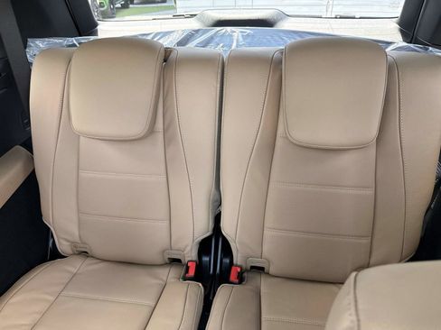 New 2026 Mercedes-Benz GLS 580 4MATIC image 13