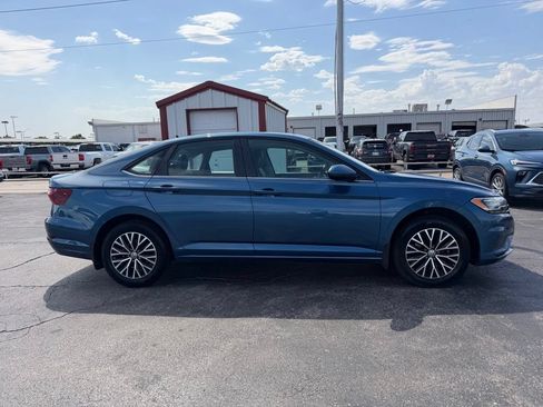 Used 2020 Volkswagen Jetta SE FWD image 4