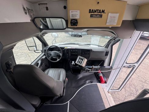 Used 2007 Chevrolet Express 3500 w/ School Bus Package RWD image 10