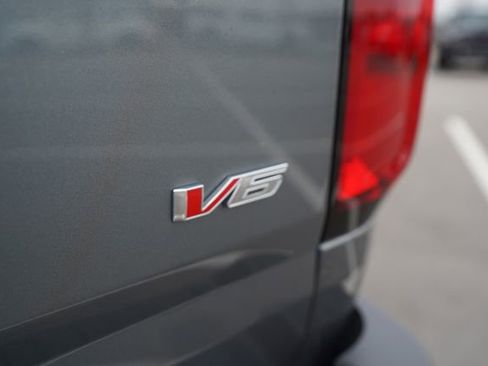 Used 2022 Chevrolet Colorado LT w/ Safety Package image 39