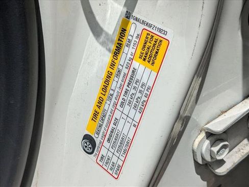 Used 2015 Chevrolet Equinox LT w/ Driver Convenience Package image 17