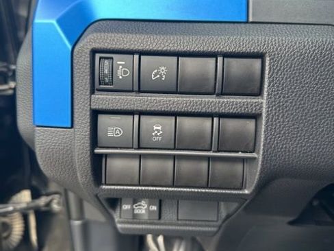 Used 2024 Toyota Tacoma TRD Off-Road image 33