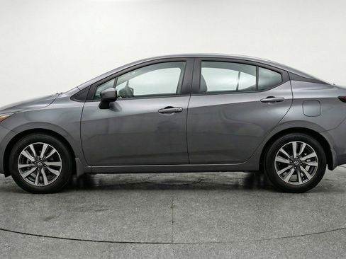 Used 2025 Nissan Versa SV image 5