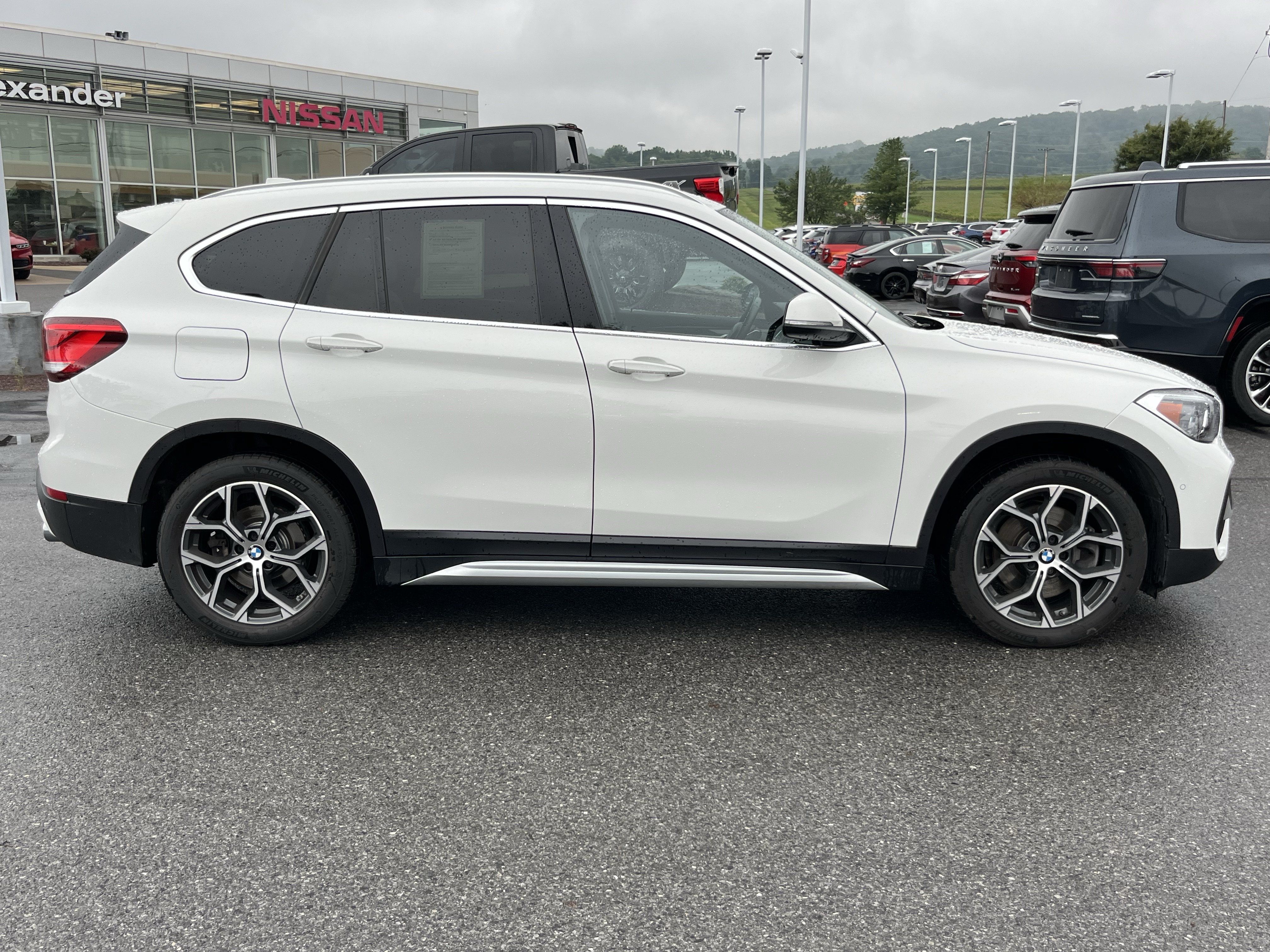 Used 2022 BMW X1 xDrive28i w/ Premium Package AWD/4WD image 2