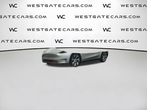 Used 2022 Tesla Model Y Long Range AWD/4WD image 29