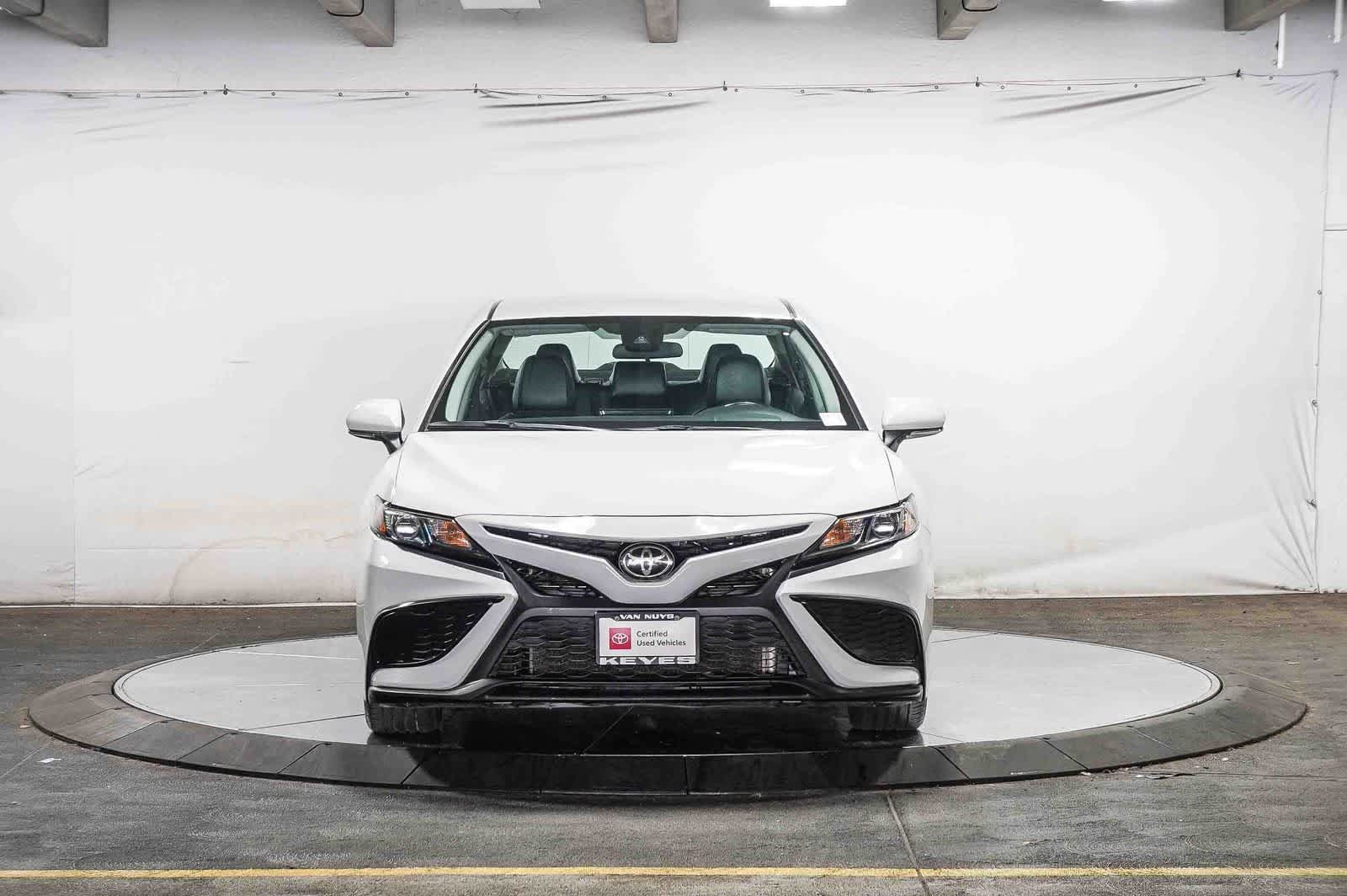 Certified 2022 Toyota Camry SE FWD image 6