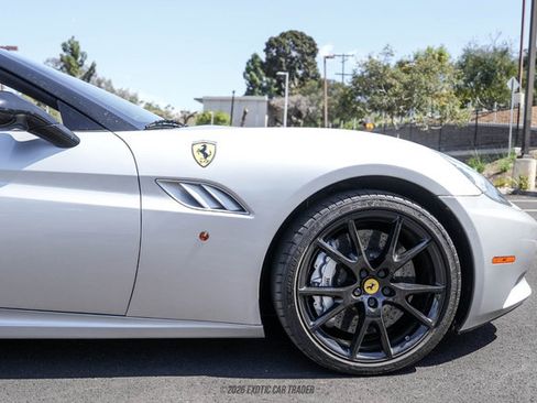 Used 2012 Ferrari California RWD image 11