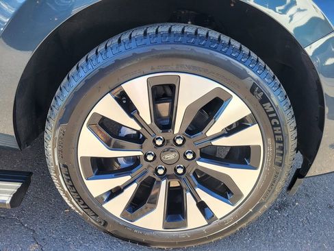 Used 2025 Ford Expedition Platinum w/ Driver's Package image 23