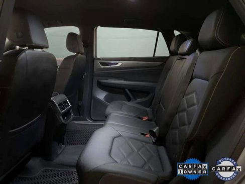 Used 2025 Volkswagen Atlas Cross Sport SE w/ Black Wheel Package image 67