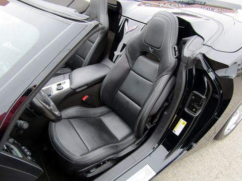 Used 2014 Chevrolet Corvette Stingray 2LT Convertible w/ 2LT Preferred Equipment Group image 9