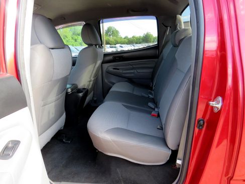 Used 2015 Toyota Tacoma 4x4 Double Cab image 18
