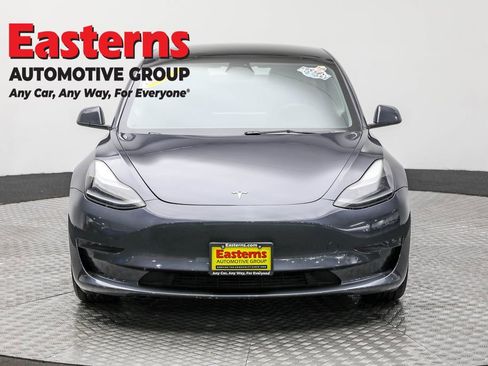 Used 2023 Tesla Model 3 Standard Range image 2