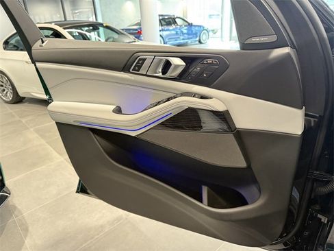 Used 2026 BMW X7 xDrive40i w/ M Sport Package image 23