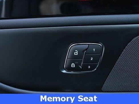 New 2026 Lincoln Nautilus Premier image 4