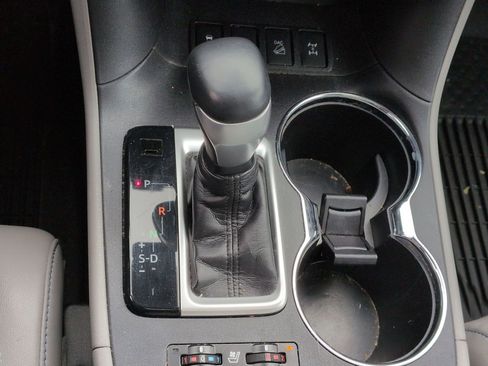 Used 2019 Toyota Highlander Limited image 25