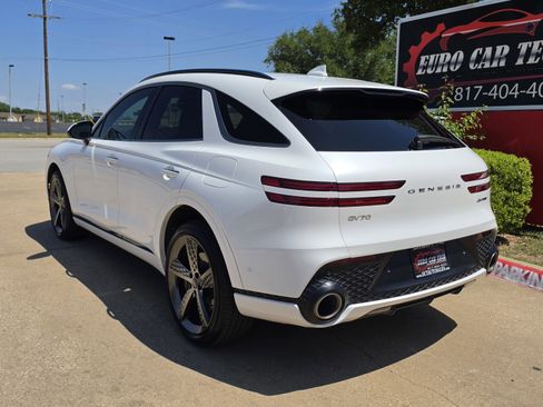 Used 2025 Genesis GV70 3.5T Sport w/ Sport Advanced Package AWD/4WD image 3