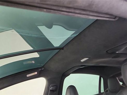 Used 2022 Tesla Model X Plaid image 59