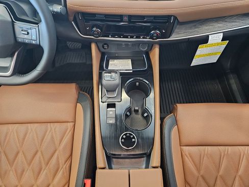 New 2026 Nissan Rogue Platinum image 19