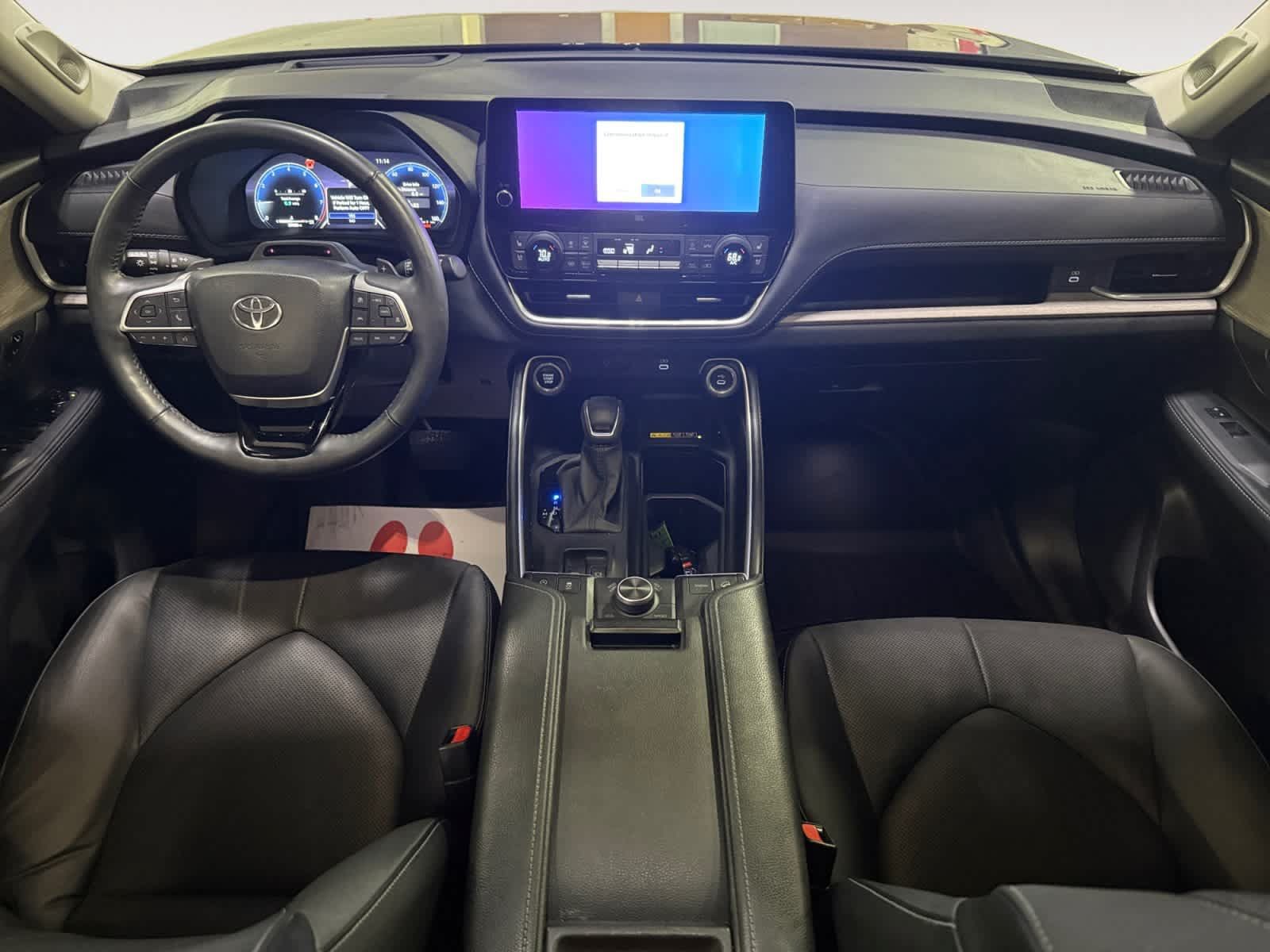 Used 2024 Toyota Grand Highlander AWD image 17