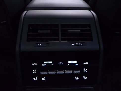 Certified 2025 Porsche Panamera 4 image 37