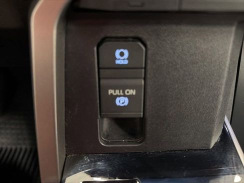 Used 2025 Toyota Tundra Limited AWD/4WD image 77