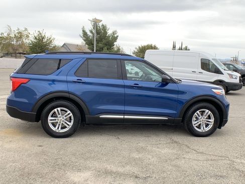 Used 2020 Ford Explorer XLT w/ Class III Trailer Tow Package image 9