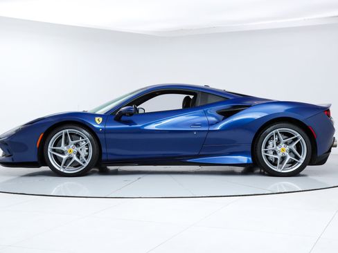 Certified 2021 Ferrari F8 Tributo image 4