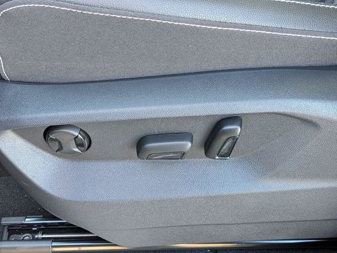 New 2026 Volkswagen Atlas SE image 14