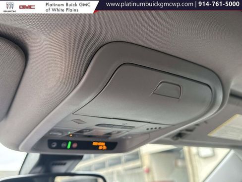 Used 2024 GMC Terrain SLT image 29