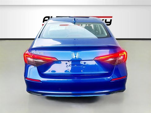 Used 2023 Honda Civic LX image 6