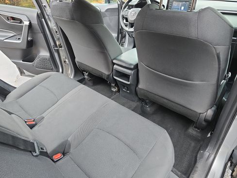 Used 2019 Toyota RAV4 LE image 11