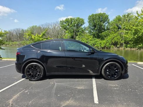 Used 2023 Tesla Model Y Long Range AWD/4WD image 5