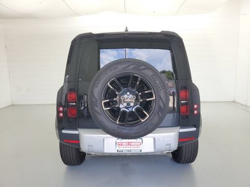 Used 2025 Land Rover Defender 110 S AWD/4WD image 6