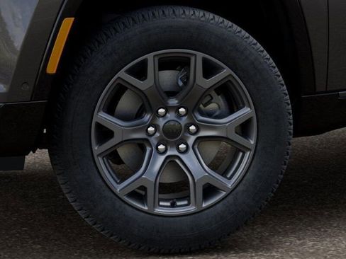 New 2026 Jeep Grand Wagoneer L Limited AWD/4WD image 4