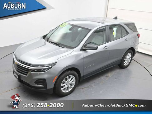 Used 2023 Chevrolet Equinox LS AWD/4WD image 28