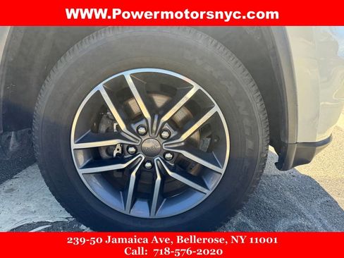 Used 2019 Jeep Grand Cherokee Limited AWD/4WD image 19