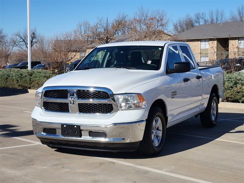 Used 2024 RAM 1500 Classic SLT image 4