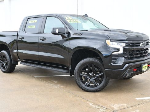 Used 2023 Chevrolet Silverado 1500 LT Trail Boss w/ LT Trail Boss Premium Package image 2