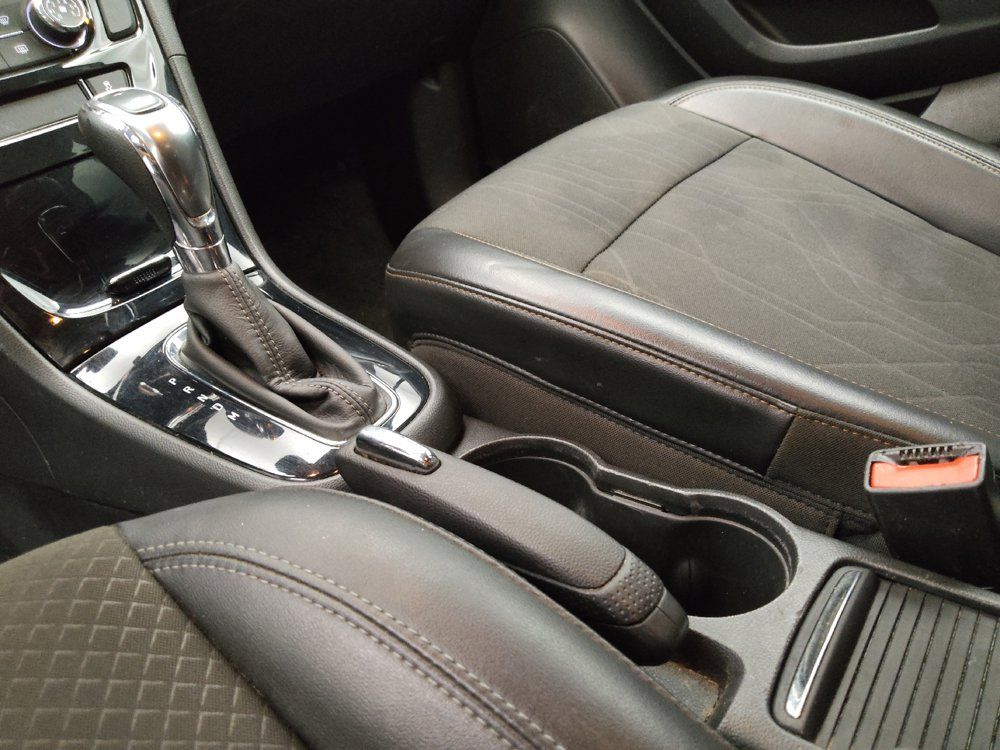 Used 2020 Buick Encore Preferred FWD image 26