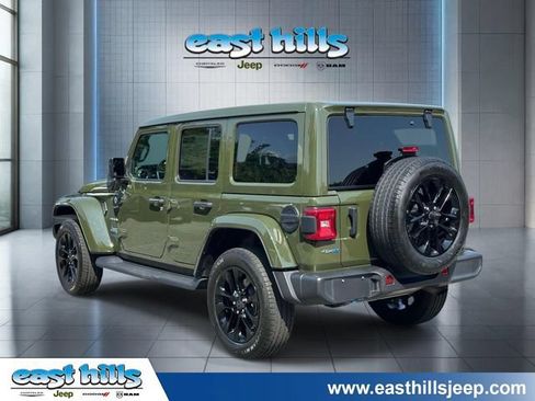 Used 2024 Jeep Wrangler Unlimited Sahara w/ Technology Group AWD/4WD image 5